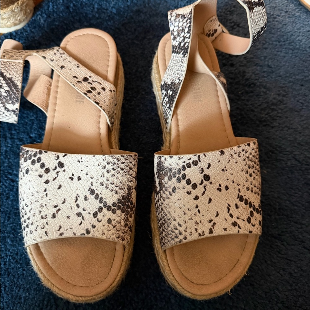 Snakeskin Patterned Platform Sandals